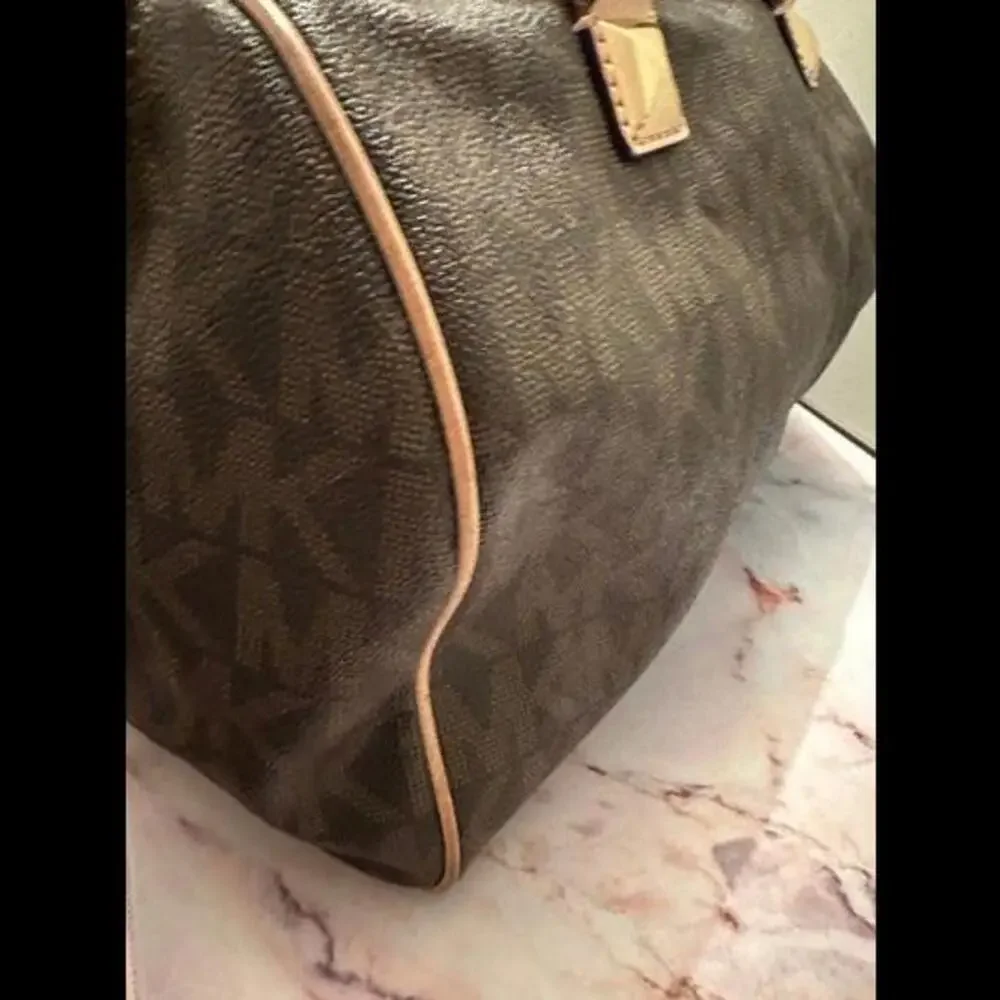 Elevate Your Everyday Look w/ the Gently Loved Michael Kors Brown Monogram Bag - Picture 8 of 10